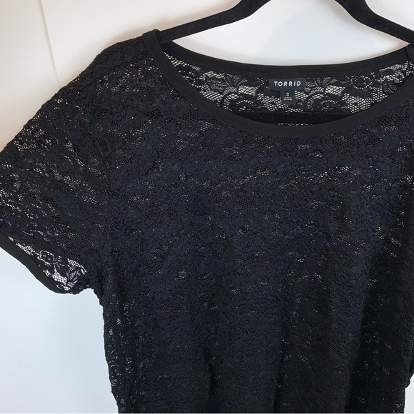 Torrid Black Semi-Sheer Lace Floral Crew Short Sleeve Tee 3X - Picture 4 of 8